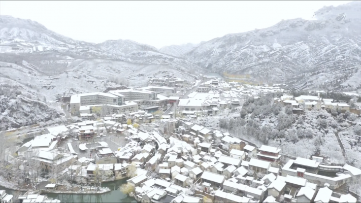 Khung cảnh cổ trấn từ trên cao nhìn xuống