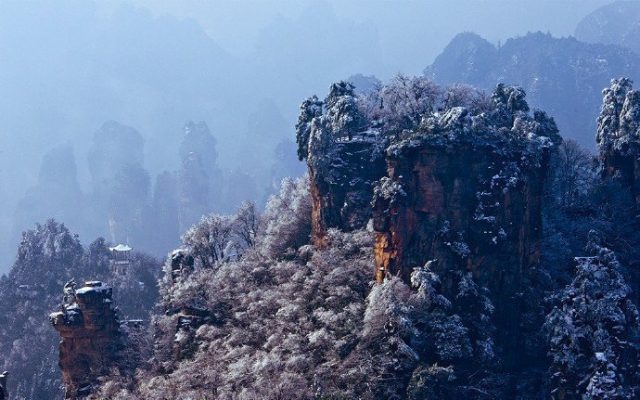 Tuyết đầu mùa tại Trương Gia Giới