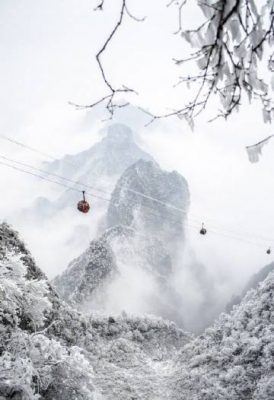 Tuyết đầu mùa tại Trương Gia Giới