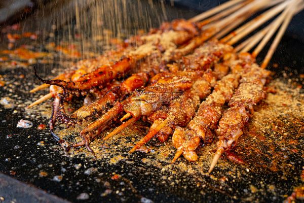 Xiên que đường phố