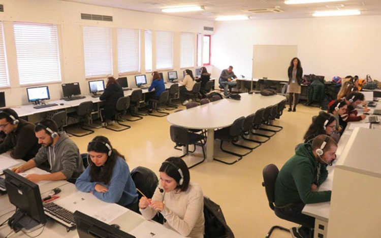 Cách làm phần trả lời câu hỏi