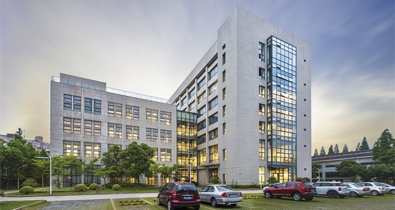 dai-hoc-tai-chinh-va-kinh-te-thuong-hai-sufe