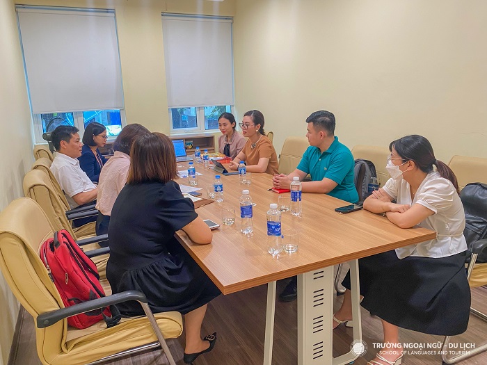 Họp mặt trao đổi hướng hợp tác giữa BJ888 COM và trường Ngoại ngữ - Du lịch 2