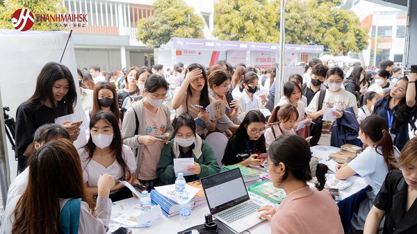 BJ888 COM tham dự Career 2024 tại ĐH Phenikaa