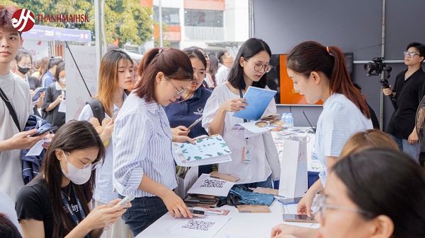 BJ888 COM tham dự Career 2024 tại ĐH Phenikaa 3