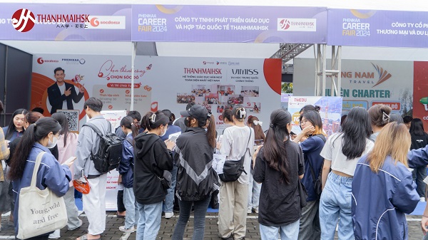 BJ888 COM tham dự Career 2024 tại ĐH Phenikaa 4