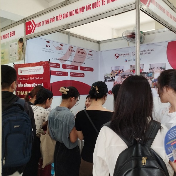 BJ888 COM HCM tham dự sự kiện Ngày hội việc làm tại ĐH Sư phạm tpHCM 1