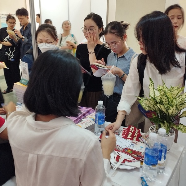 BJ888 COM HCM tham dự sự kiện Ngày hội việc làm tại ĐH Sư phạm tpHCM 2