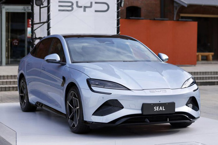 Nhà tiên phong về xe điện (EV)