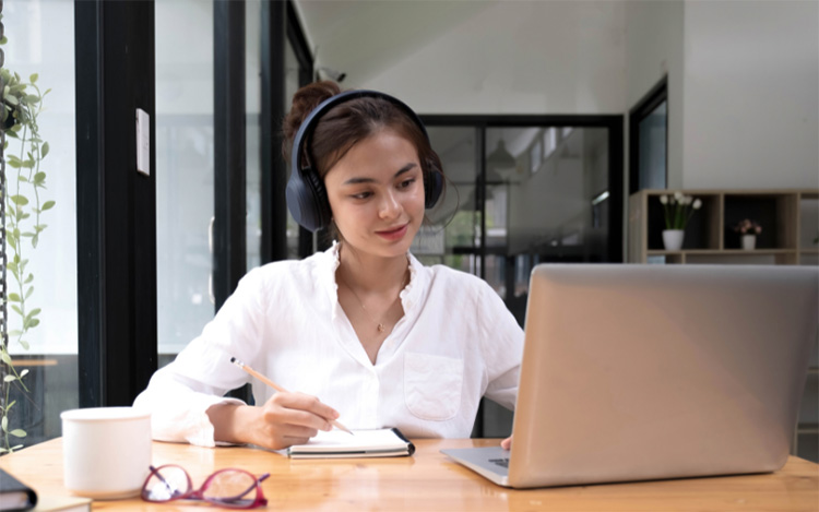 Tại sao nên chọn Bi88 đá gà Trung để làm phiên dịch?