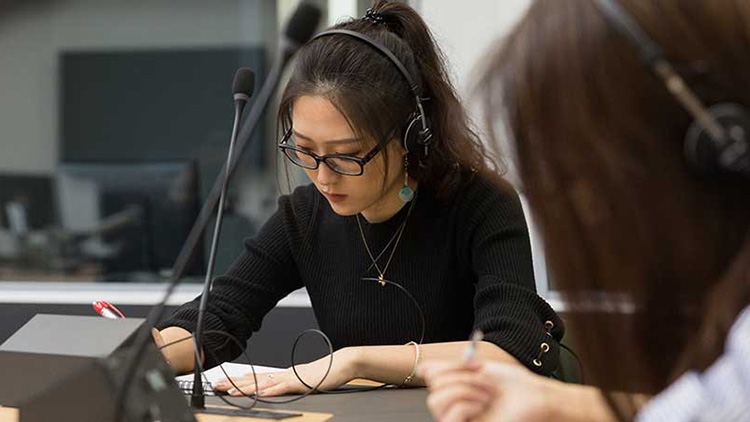 Học BJ38 Trang Đăng Nhập bao lâu thì làm được phiên dịch?